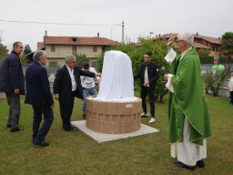 217-10 anni apertura - ragazzi donano pozzi x ulivi